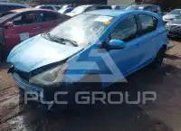 2015 Toyota PRIUS фото