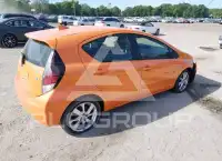 2015 Toyota PRIUS фото