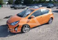 2015 Toyota PRIUS фото