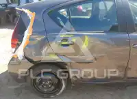 2015 Toyota PRIUS фото