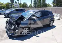 2015 Toyota PRIUS фото