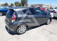 2015 Toyota PRIUS фото