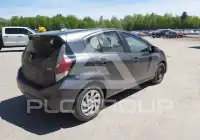 2015 Toyota PRIUS photo