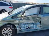 2015 Toyota PRIUS фото