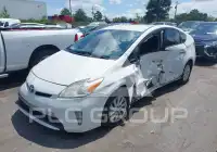 2015 Toyota PRIUS фото