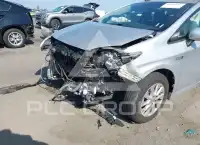 2015 Toyota PRIUS фото