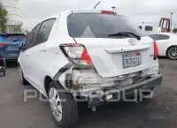 2015 Toyota YARIS фото