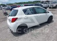 2015 Toyota YARIS фото