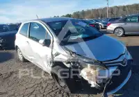2015 Toyota YARIS фото