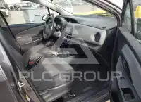 2015 Toyota YARIS фото