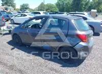 2015 Toyota YARIS фото