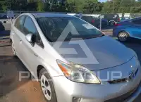 2015 Toyota PRIUS photo