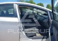 2015 Toyota PRIUS фото