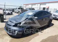 2015 Toyota PRIUS photo