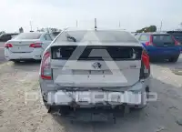 2015 Toyota PRIUS фото