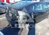 2015 Toyota PRIUS фото