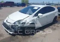 2015 Toyota PRIUS фото