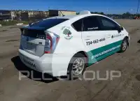 2015 Toyota PRIUS photo