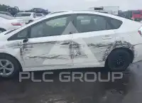 2015 Toyota PRIUS photo