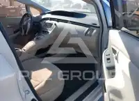 2015 Toyota PRIUS фото