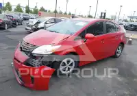 2015 Toyota PRIUS photo