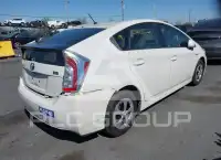 2015 Toyota PRIUS photo