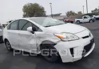 2015 Toyota PRIUS photo
