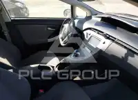 2015 Toyota PRIUS фото