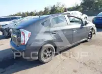 2015 Toyota PRIUS фото