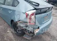 2015 Toyota PRIUS фото