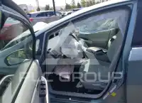 2015 Toyota PRIUS фото
