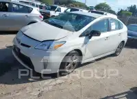 2015 Toyota PRIUS фото