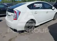 2015 Toyota PRIUS photo