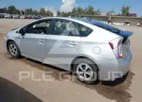2015 Toyota PRIUS фото