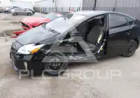 2015 Toyota PRIUS photo
