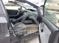 2015 Toyota PRIUS фото