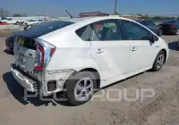 2015 Toyota PRIUS photo