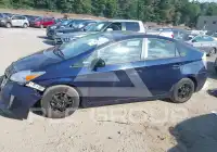 2015 Toyota PRIUS фото