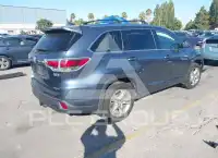 2015 Toyota Highlander photo