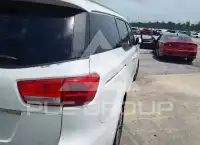 2015 KIA Sedona фото