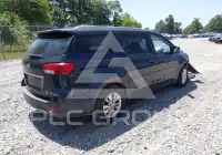 2015 KIA Sedona photo