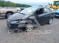 2015 Ford FIESTA фото