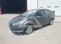 2015 Ford FIESTA фото