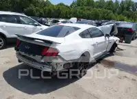 2015 Ford MUSTANG photo
