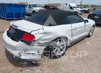 2015 Ford MUSTANG photo