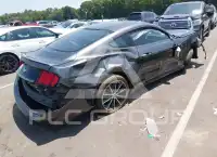 2015 Ford MUSTANG photo