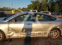 2015 Ford FUSION фото