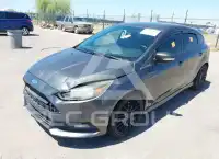 2015 Ford FOCUS фото