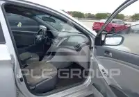 2015 Hyundai Accent photo