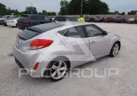 2015 Hyundai Veloster photo
